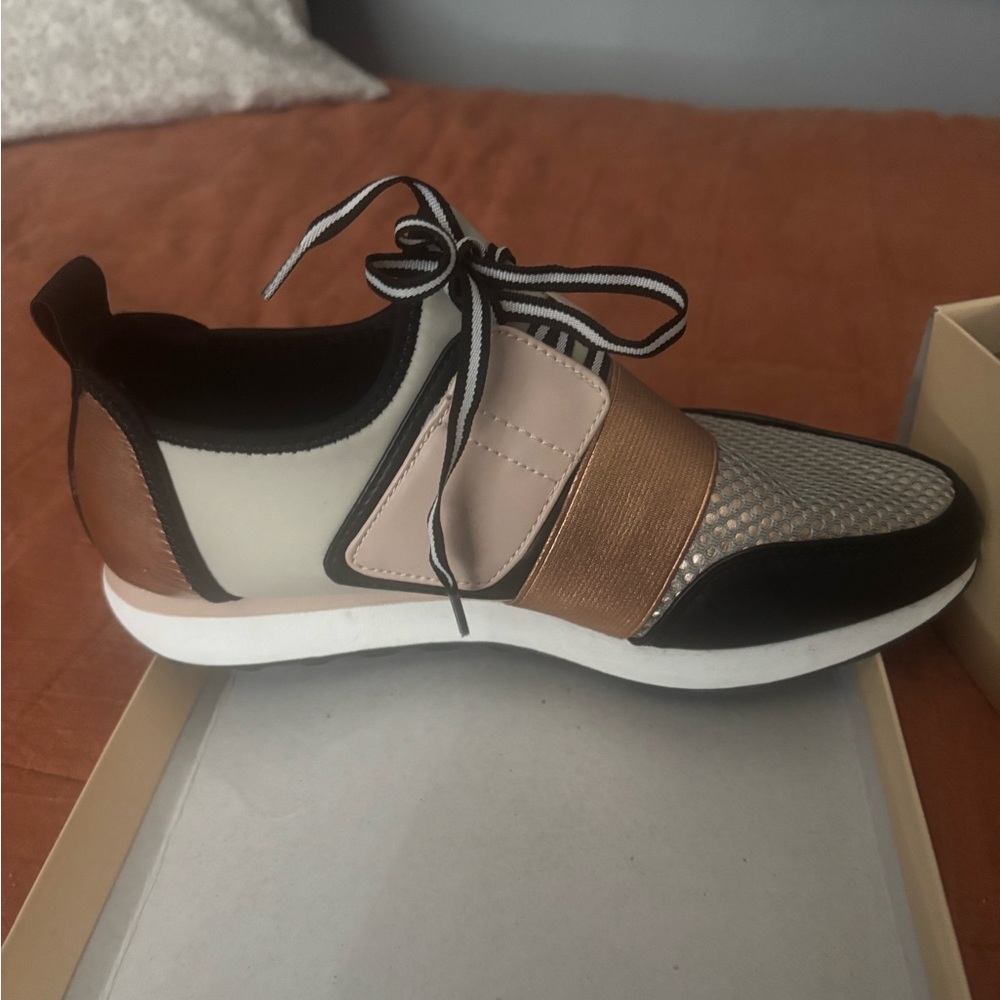 Metallic flavor shoes.